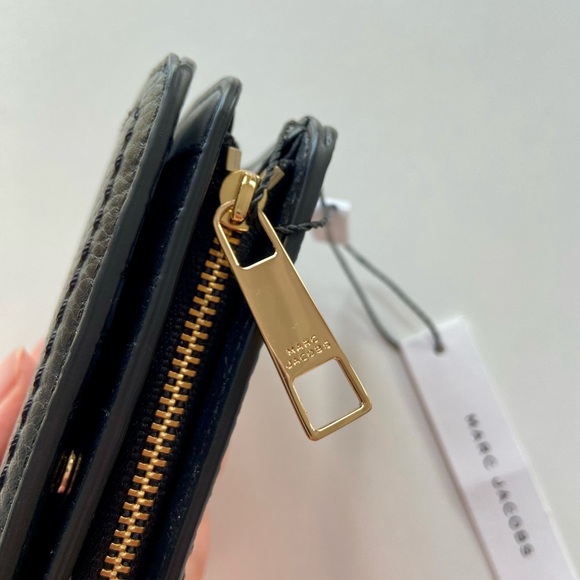 Marc Jacobs Groove Black Leather Wallet - NWT - Picture 2 of 9